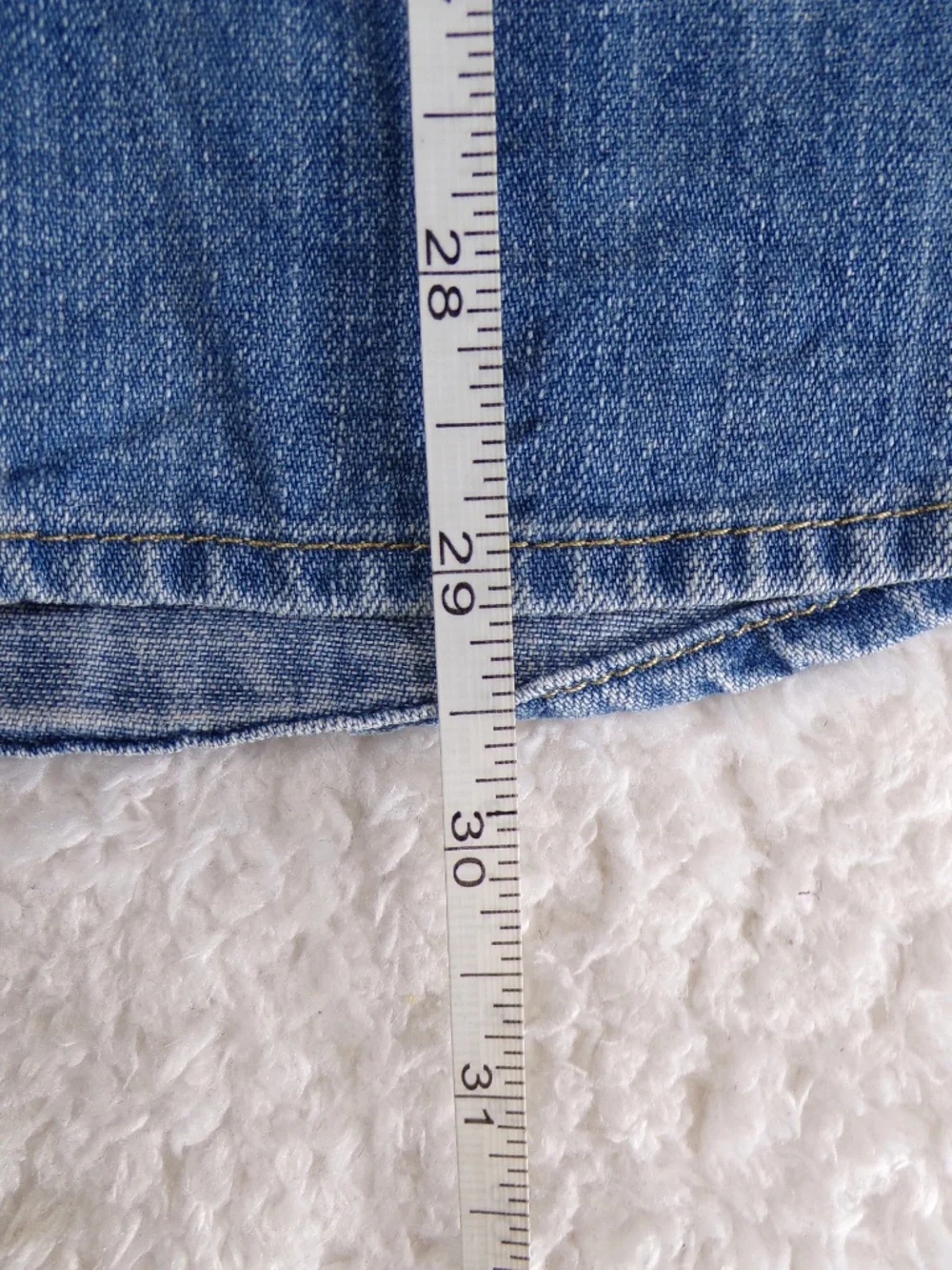Levi's sleeveless western denim shirt Men's Size M pearl snap button fasteners